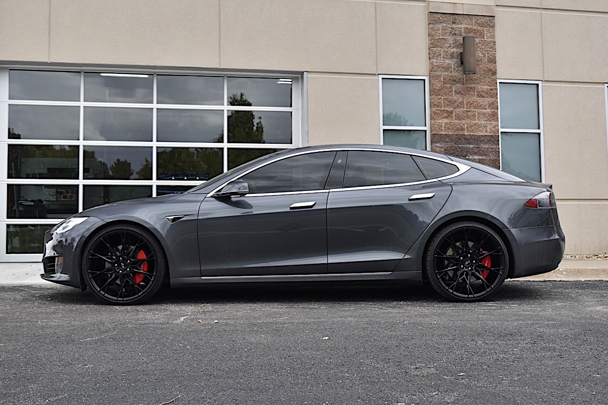 Tesla S